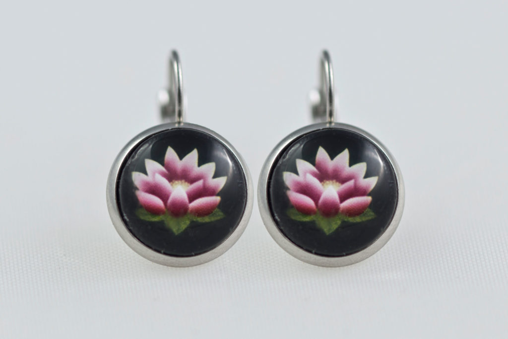 chica manga Earrings dangle stainless steel Nana Tattoo